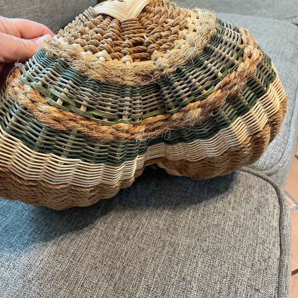 Handwoven Tri color Egg/Butt God’s Eye Gathering Basket bamboo rope Raffeta 10”